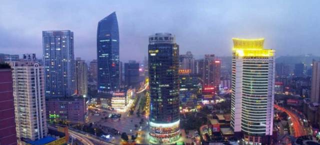 重庆之声，尊敬的听众朋友们，欢迎收听！